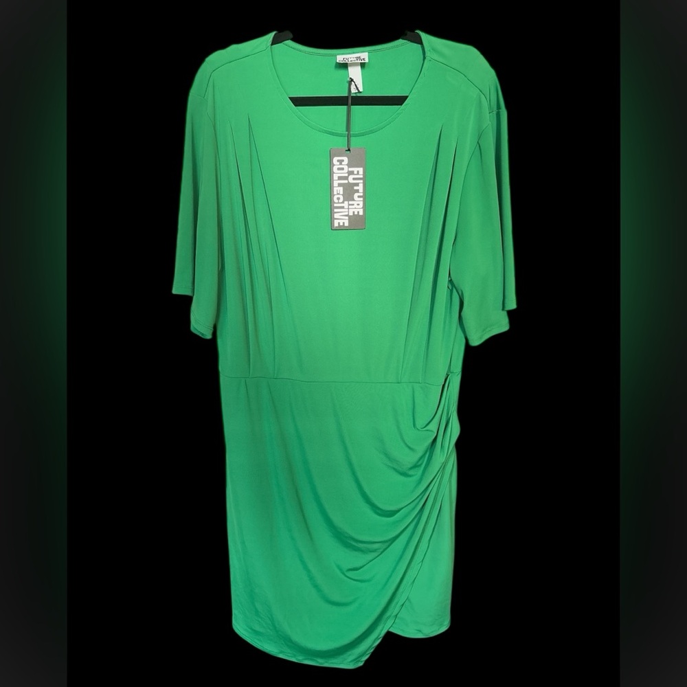 Future collective green round neck mid length draped dress short sleeve sz L nwt